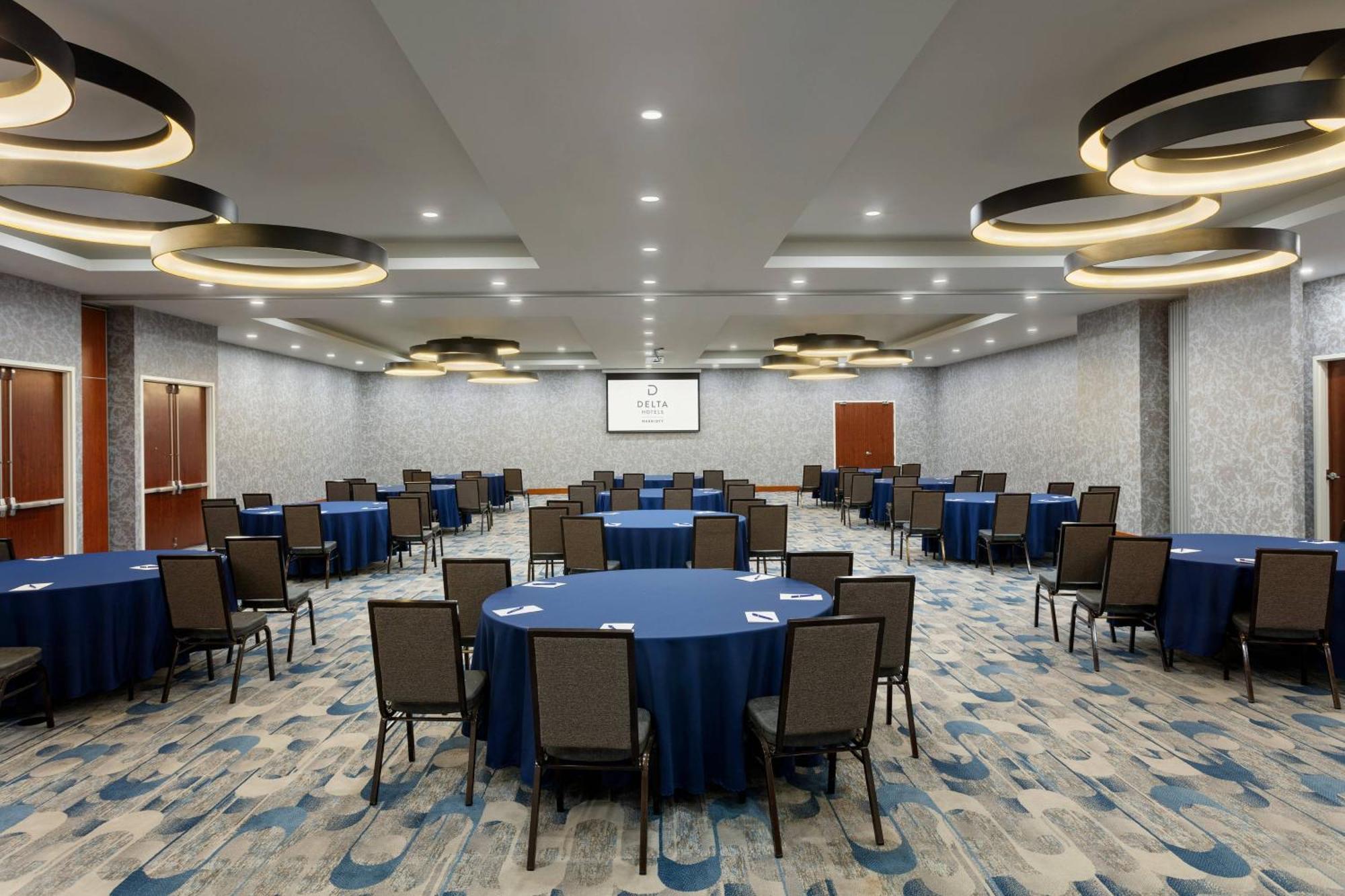 Delta Hotels By Marriott Indianapolis Airport Ngoại thất bức ảnh